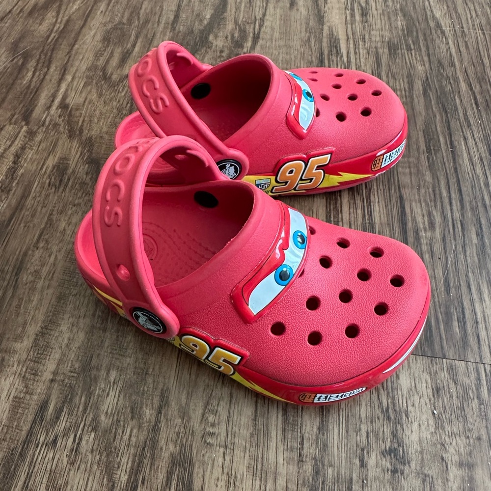 CROCS Kids Lightning McQueen Clogs - Red Size 7 in excellent condition
